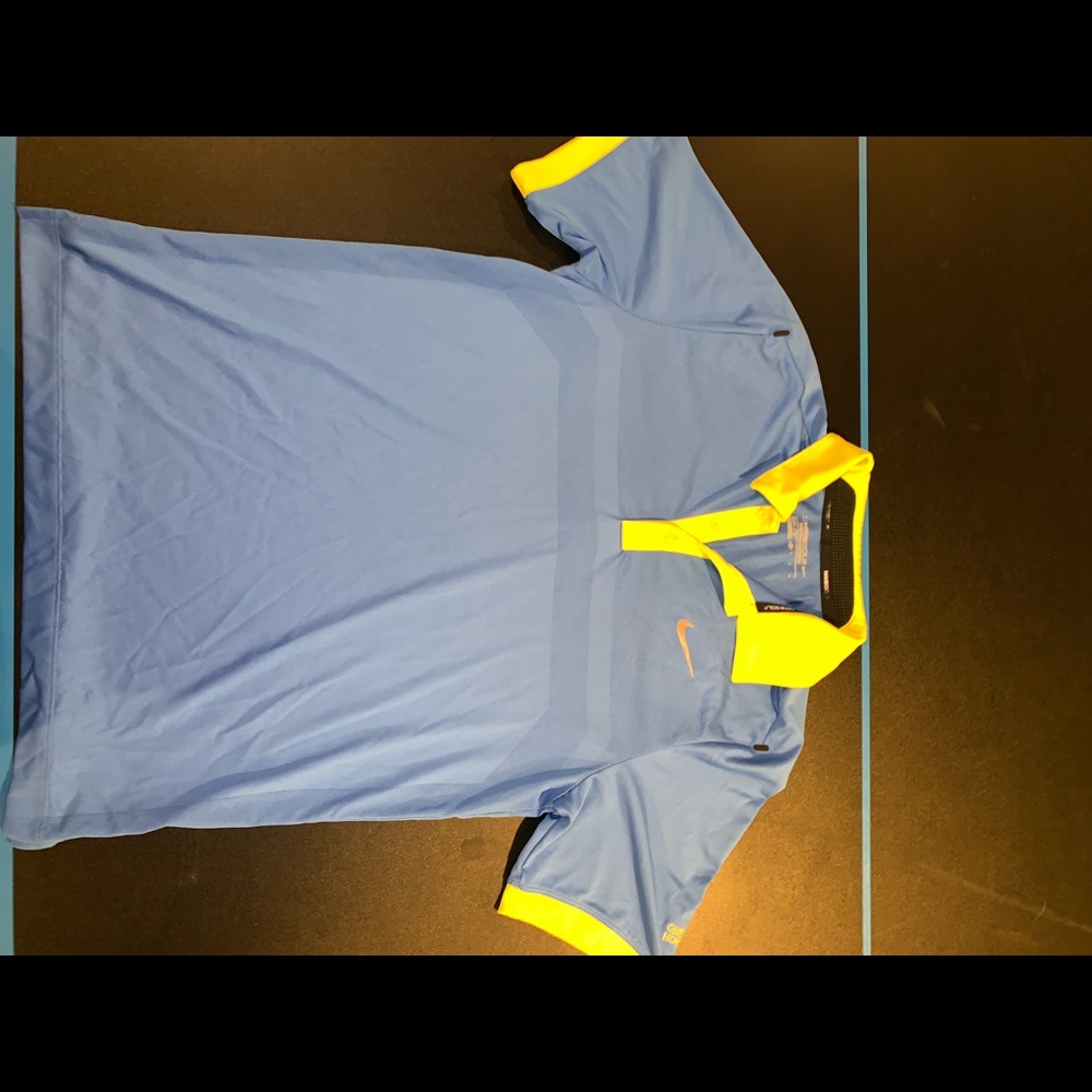 Nice Nike golf shirt!
